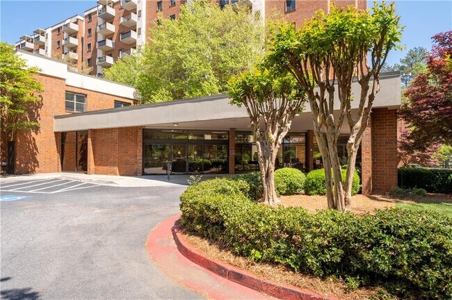 Photo - 300 Johnson Ferry Rd Unit B915