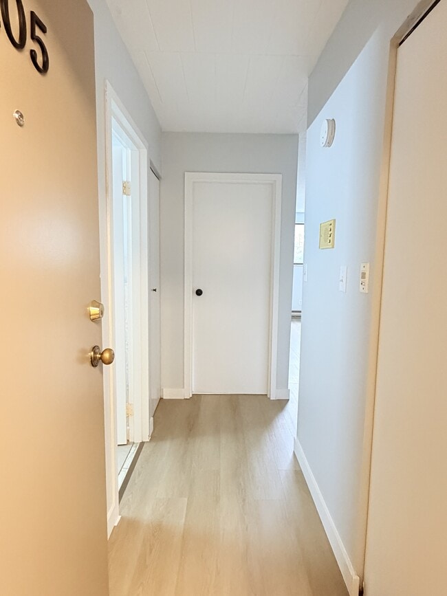Photo - 360 Tecumseh Rd W Unit 205