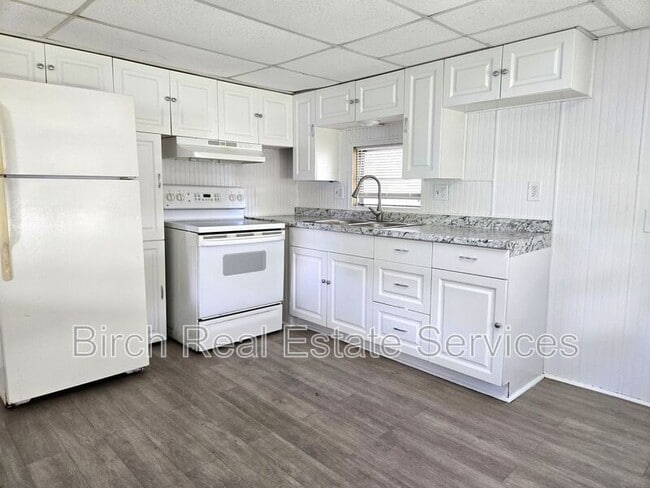 Photo - 7106 Commons Blvd