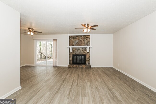 Photo - 9319 Forest Knoll Dr