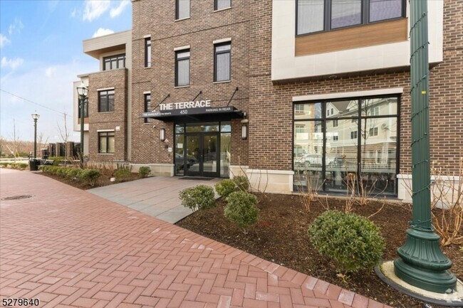 Building Photo - 450 Springfield Ave Unit 303 Rental