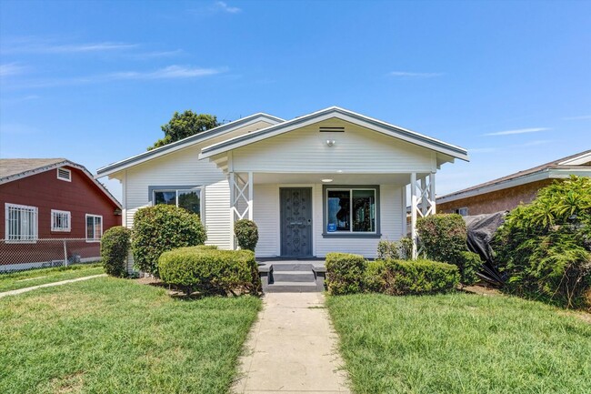 Building Photo - 1413 E 76th Pl Rental