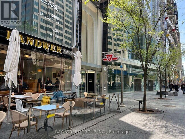 Photo - 55 Bloor St E Unité 307