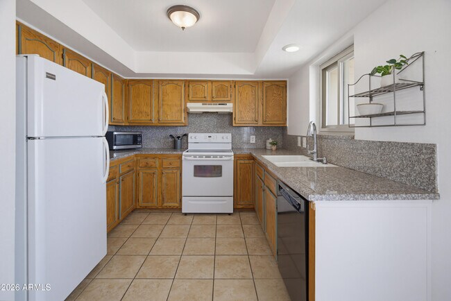 Photo - 16624 E Palisades Blvd Unit 204