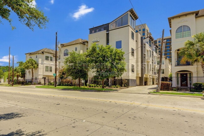 Photo - 113 Tuam St