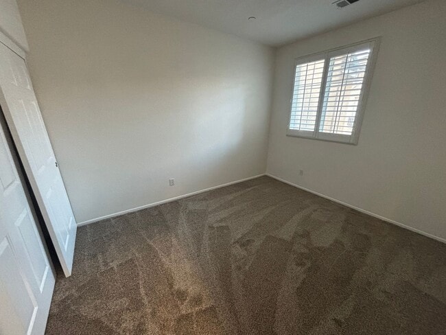 Photo - 3-Bedroom Home with Fresh Paint in Creekside of Valencia!