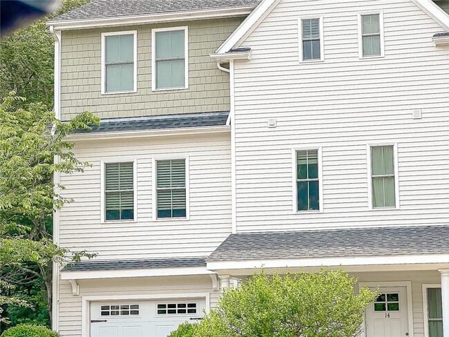 Building Photo - 12 Park Ave