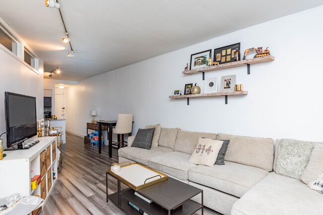 Photo - 1750 N Wells St Unit 106