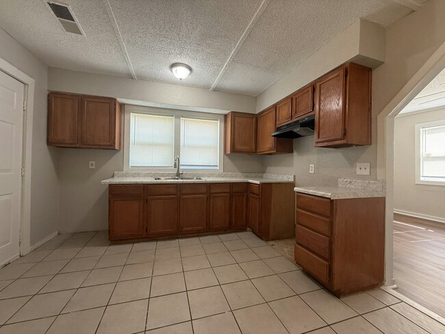 Photo - 3637 Winston Dr