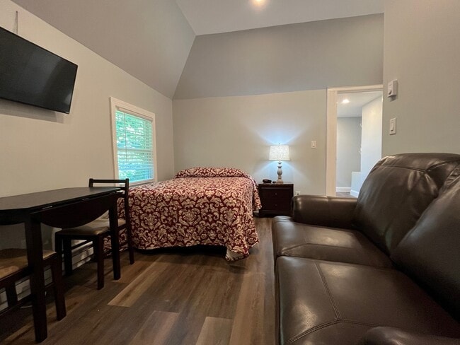 Unit 9, View 2 - 79 Montvale Ave