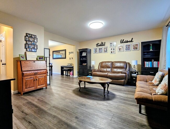 Photo - 71 Laurel Dr