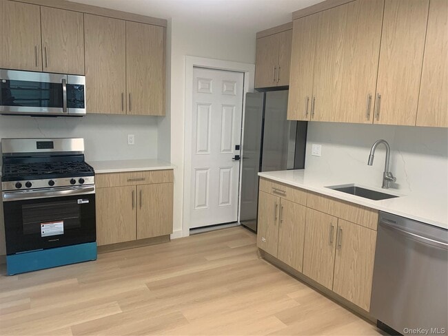 Building Photo - 36 4th St Unit One
