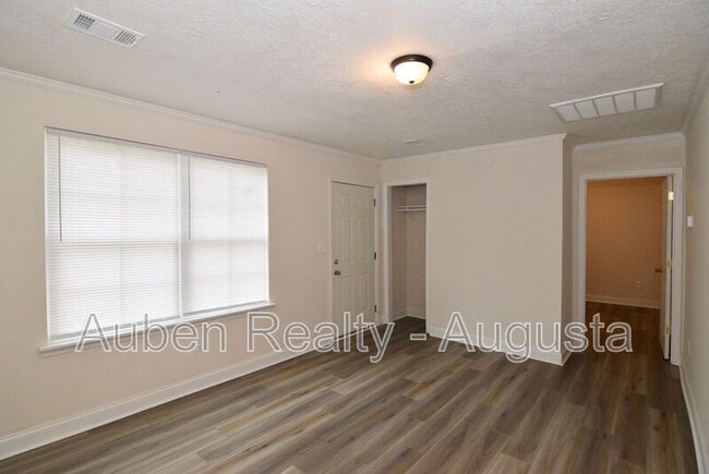 Photo - 1924 Roberson Rd