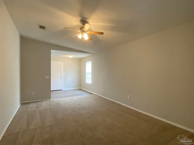 Photo - 504 Ashwood Ln