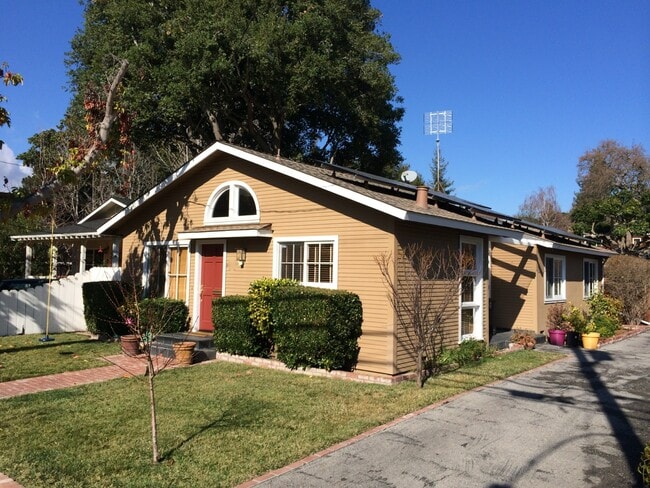 house front - 1111 Fife Ave