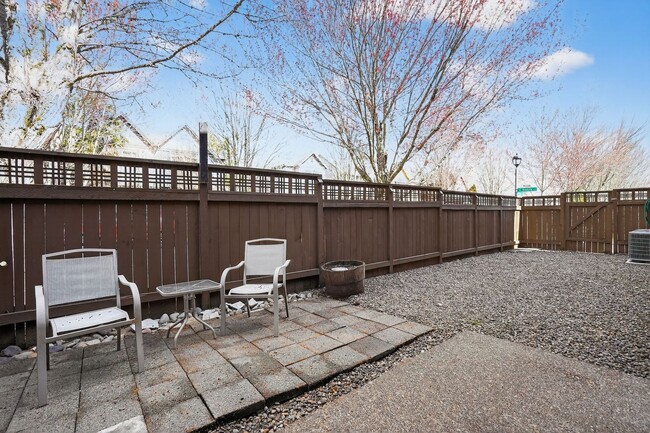 Photo - 1052 SE Portlandia Ave