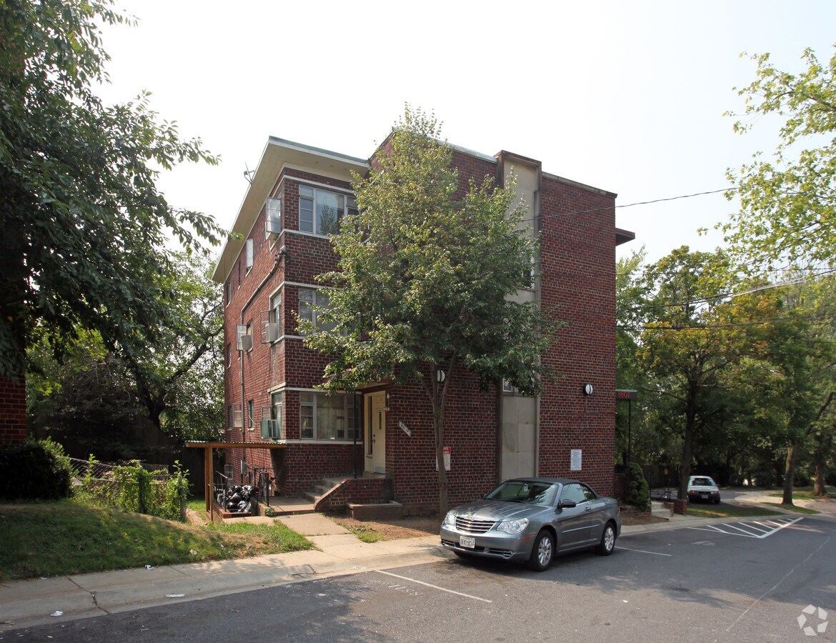 Photo - 8809 Glenville Rd