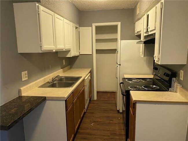 Photo - 8919 Galewood Dr Unit 203