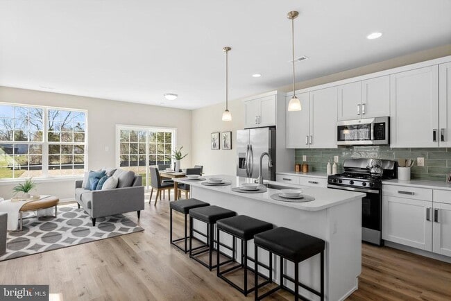 Photo - 385 N Tuckahoe Rd