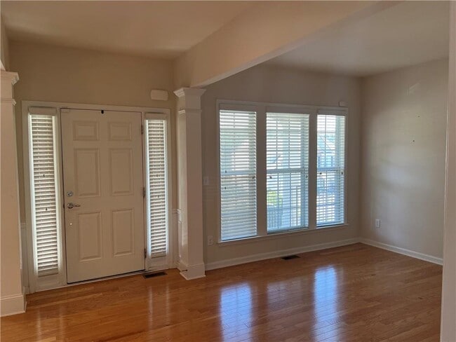 Photo - 610 Cricklewood Dr