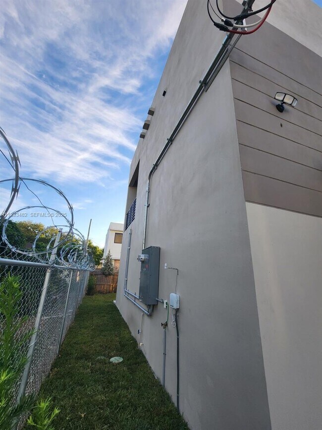 Photo - 6233 NW 20th Ave Unit A