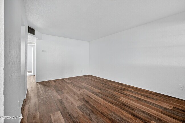 Photo - 2417 N Oleander Ave