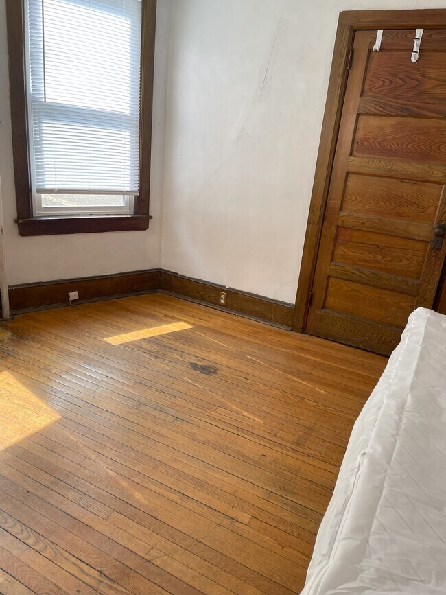 Photo - 505 Dryden Rd