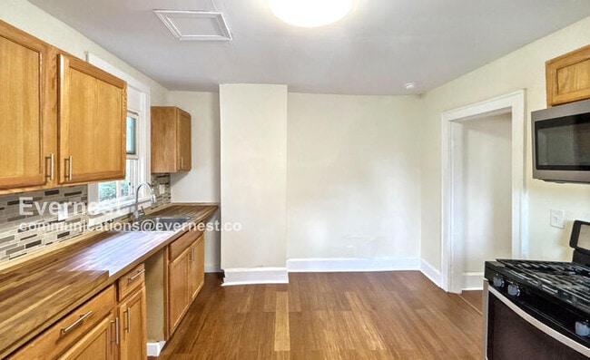 Photo - 783 Seymour Ave