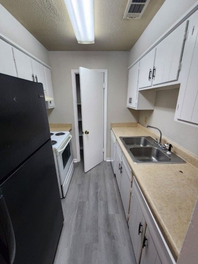111 Barton St Unit 111 Barton Street #48