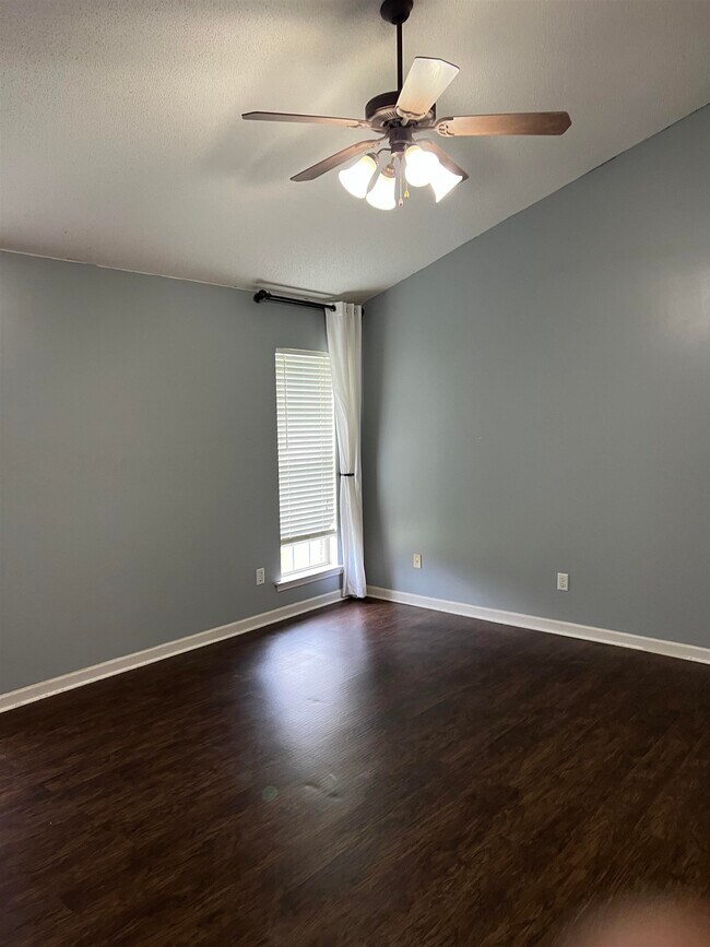 Photo - 9837 Oldham Dr