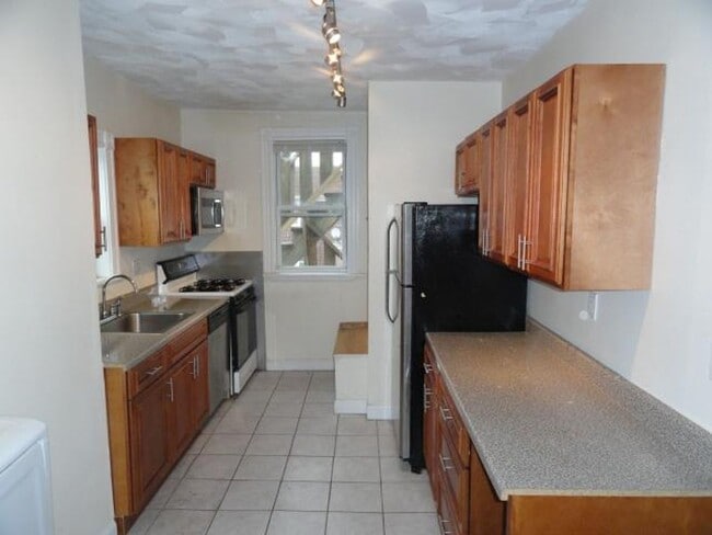 Photo - 3bed/2 bath in Somerville