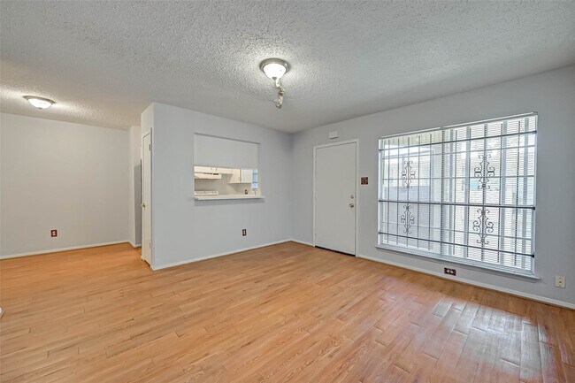 7714 Renwick Dr Unidad K113