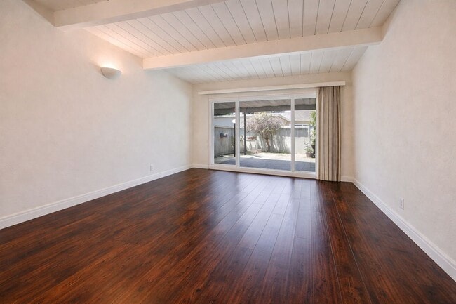 Photo - Sutter Gardens