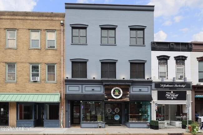 Building Photo - 14 W Front St Unit 3R Rental