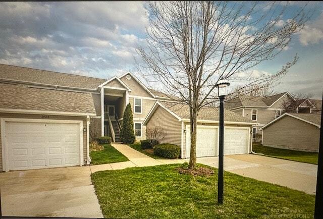 Building Photo - 1422 Fox Pointe Cir