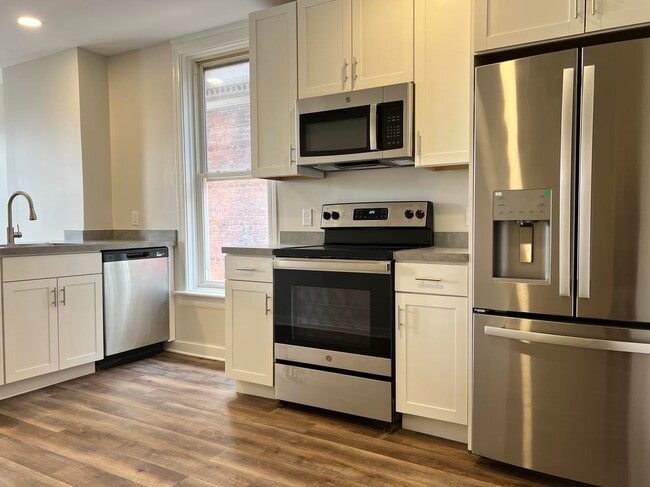 Building Photo - 1831 N 2nd St Unit Apt 2
