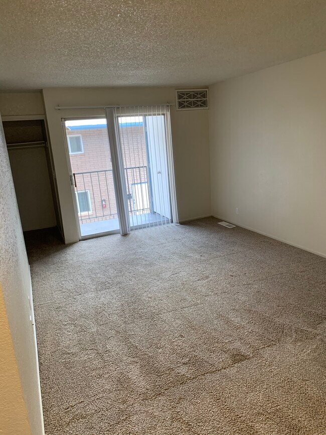 Photo - Thoma Street Apartments