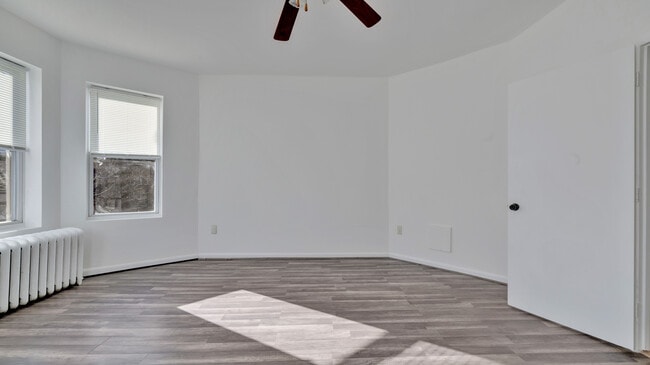 Photo - 1528 E St SE