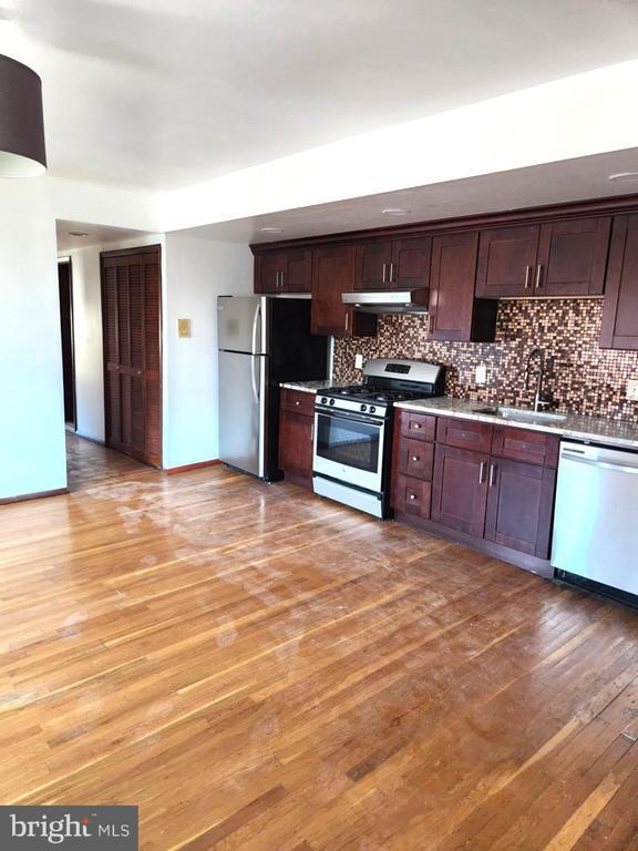 Photo - 746 South St