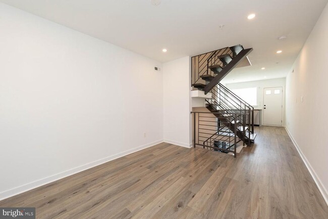 Photo - 2211 N Philip St Townhome