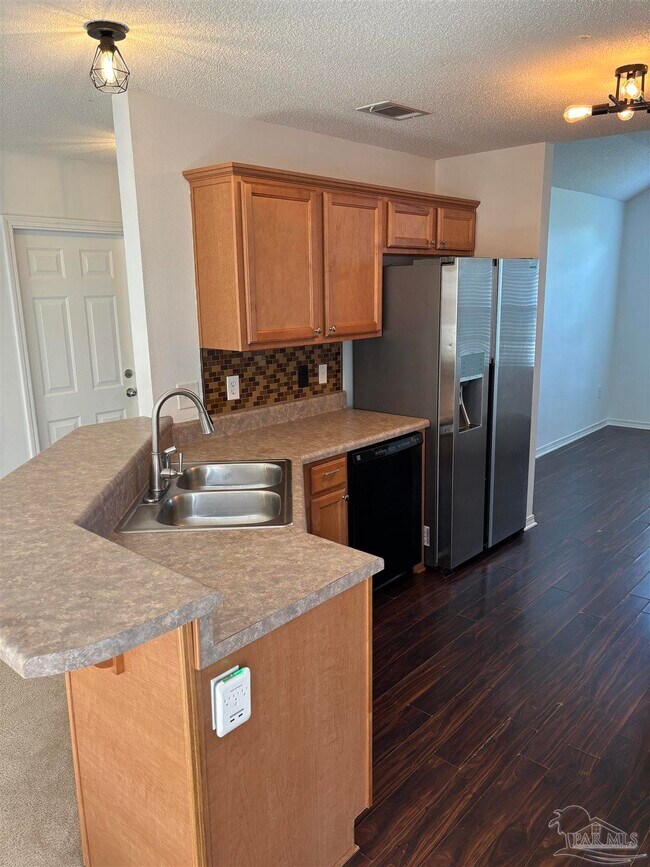 Photo - 2423 Flintstone Dr House