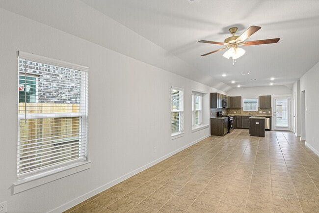 Photo - 21259 Shr Blf Dr