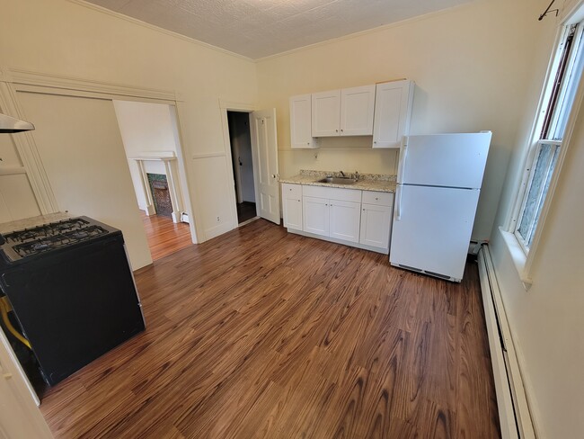 8 Sherwood St Unit 1