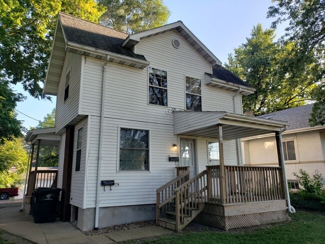Building Photo - 1106 W Grove St Unit Apt 1