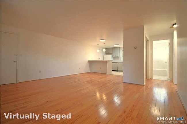 Building Photo - 5 Grandview Dr Unit 13D