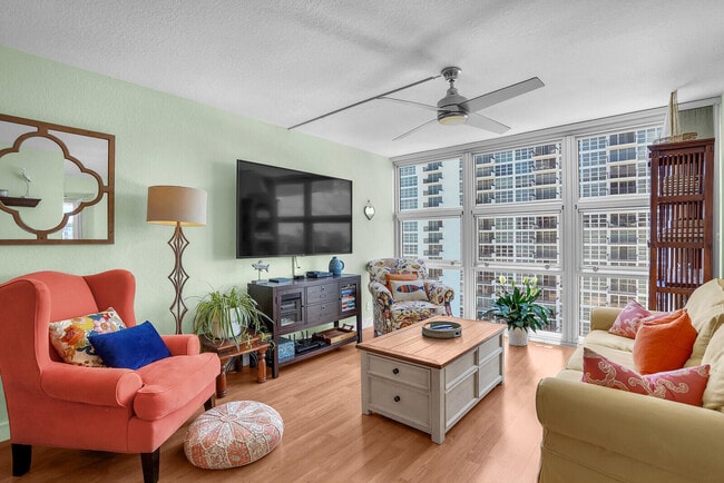Building Photo - 531 N Ocean Blvd Unit 1102 Rental