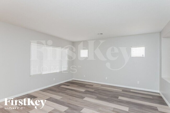 Photo - 5595 Criollo Dr