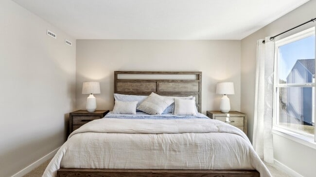 Photo - 695 Olivia St