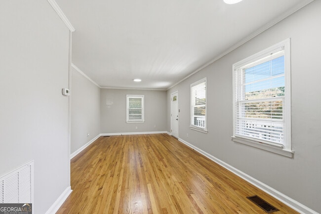 Photo - 1003 Valley Dr