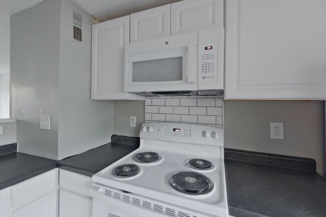 Photo - 3605 Cushing Dr Unit A